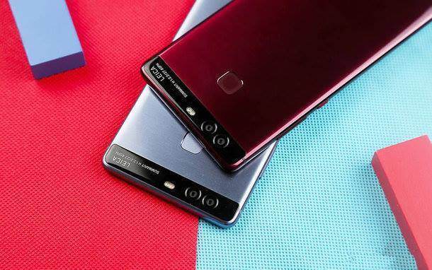 İlla Kırmızı Olsun Diyenlere Kırmızı Renkli Akıllı Telefonlar İlla Kırmızı Olsun Diyenlere Kırmızı Renkli Akıllı Telefonlar